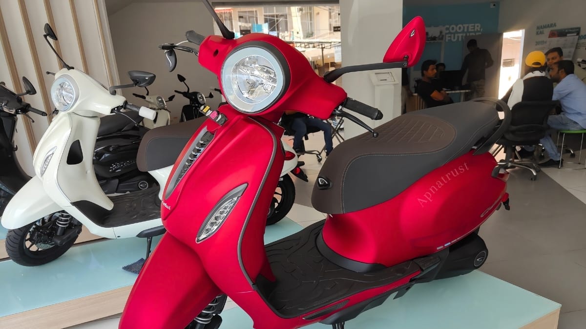 Bajaj Chetak New Scooter 2025: सिर्फ ₹2,000 प्रति माह EMI पर घर लाएं नया इलेक्ट्रिक स्कूटर जबरदस्त रेंज और स्टाइलिश लुक्स के साथ