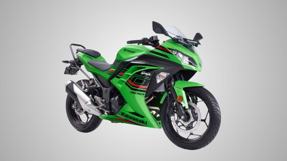 Kawasaki Ninja 300: दमदार इंजन और क्लासिक स्टाइल के साथ फिर बनी युवाओं की पहली पसंद